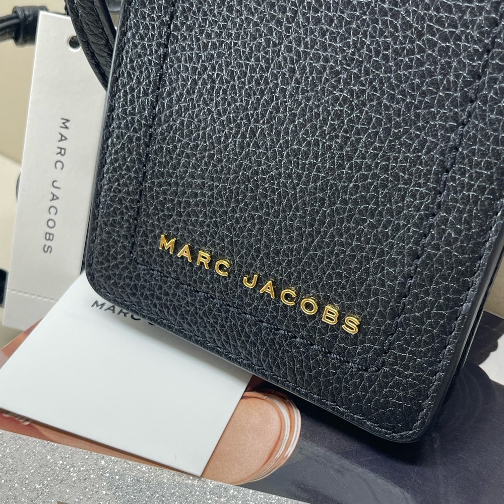 (new+tag) Marc Jacobs phone full leather crossbody fit iphone pro max - Picture 5 of 14